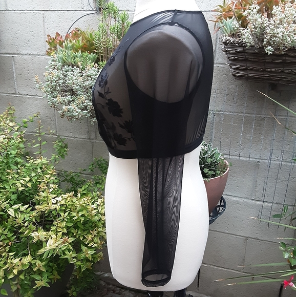 Torrid  under it all crop top - Picture 5 of 8